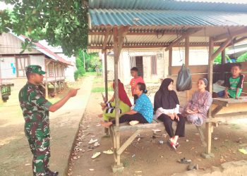 Babinsa Koramil 1413-02/Pasarwajo Laksanakan Komsos di Desa Mantowu