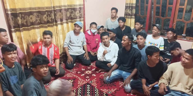 Ketua DPW PKS Bersama Kalangan Milenial Desa Laburunci Berkomitmen Menangkan Pasangan “Tina Ihsan” di Pilgub 2024: “BAHTERAMAS BERLAYAR KEMBALI”