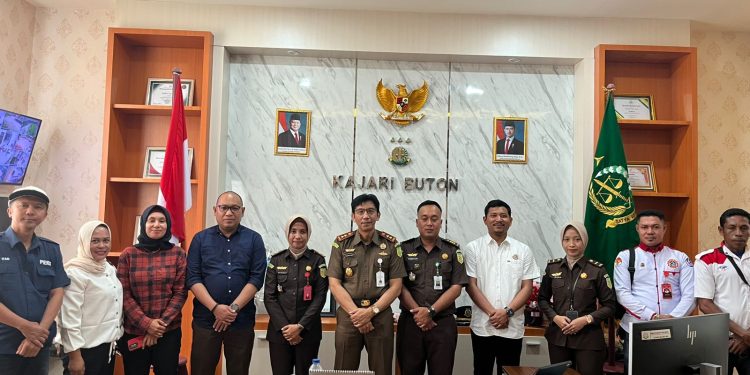 DPC LAKI Buton Hadiri Undangan Kejaksaan Negeri Buton Untuk Press Release Kasus Gedung Expo