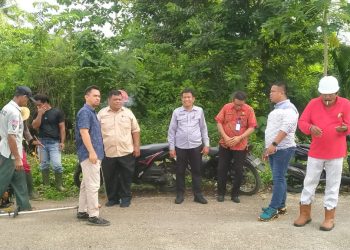 Kunjungan Ketua DPRD Kabupaten Buton Mararusli Sihaji, Kepasar Ompu “Dalam Rangka Kebersihan dan Rencana Pengembangan Fasilitas Pasar