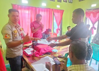 DPC LAKI Buton Bagikan SK dan ID Card Periode 2025-2027, Dilanjutkan dengan Refreshing dan Bakar Ikan di Pantai Kasosona