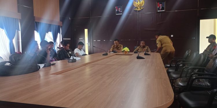 Sekte Kalender Family 99 Desak Pencopotan Direktur PDAM Buton, Soroti Dugaan KKN