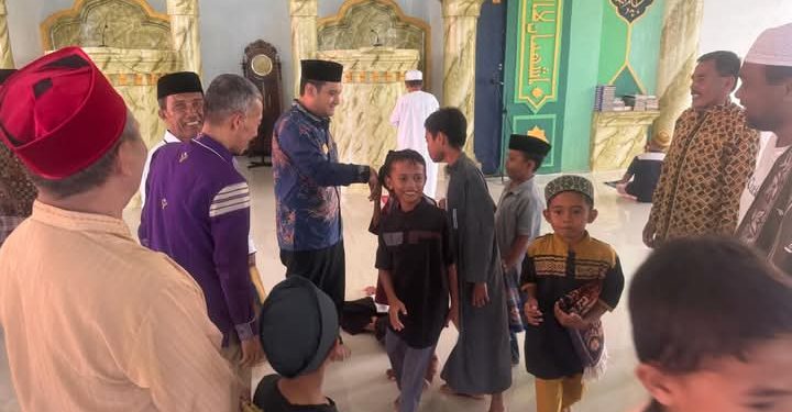 Jumatan di Kelurahan Wakoko, Bupati Buton Ajak Warga Jaga Kebersamaan, Dukung Pendidikan, dan Perkuat Ekonomi Lokal