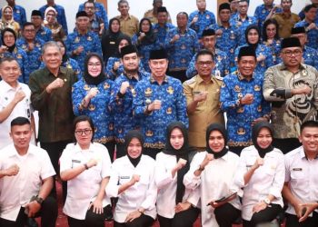 Bupati Buton Hadiri Sosialisasi Program Makan Bergizi Gratis di Kendari
