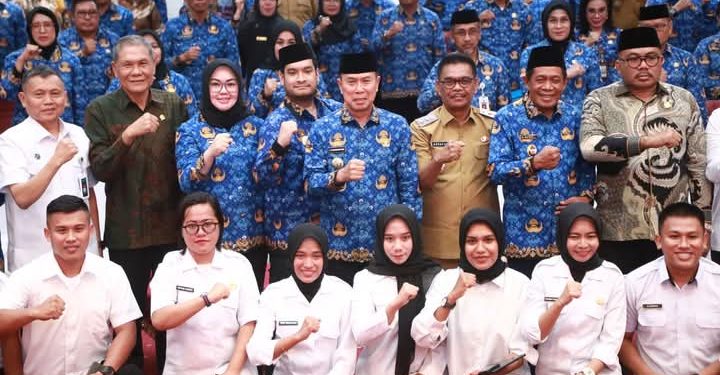 Bupati Buton Hadiri Sosialisasi Program Makan Bergizi Gratis di Kendari