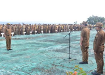 Bupati dan Wakil Bupati Buton Pimpin Apel Perdana, Tekankan Profesionalisme ASN