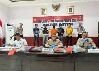 KONFERENSI PERS PENGUNGKAPAN KASUS TINDAK PIDANA DI WILAYAH POLRES BUTON