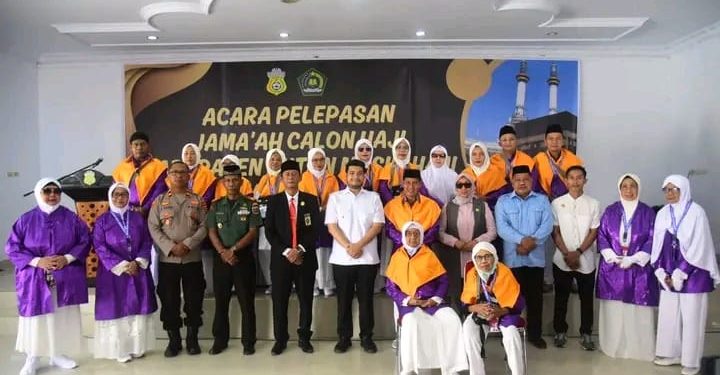 Semangat dan Doa Mengiringi Pelepasan 19 Jemaah Calon Haji Kabupaten Buton: Bupati Alvin Titip Harapan untuk Kemajuan Daerah