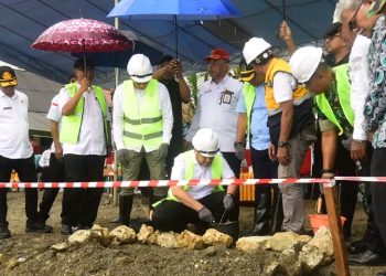 Bupati Buton Lakukan Peletakan Batu Pertama Tiga Proyek Infrastruktur di Kabawakole