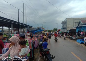 Tiga Hari Jelang Idul Adha, Pasar Koraa Diserbu Pembeli Meski Cuaca Mendung