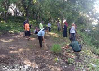 Jejak Sejarah dan Semangat Gotong Royong: Warga Manuru Bersihkan Makam Sultan Buton ke-6