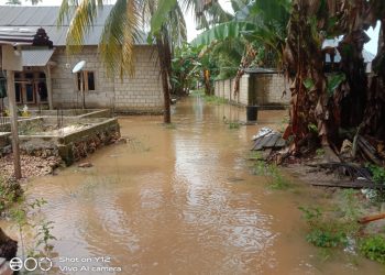 Warga Wapomaru Hidup Seperti “Tahanan Cuaca”: Hujan Sedikit Langsung Siaga
