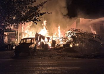 ASAP MENGEPUL DI UDARA KELAM, MILITER DAN WARGA BERSATU LAWAN API