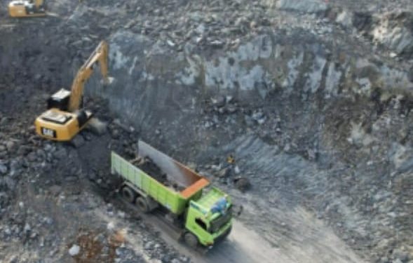 Ketika Tanah Berbicara dan Anak Bangsa Diam: Nyanyian Lirih Bumi Buton yang Terabaikan di Tengah Kekayaan yang Tak Tersentuh