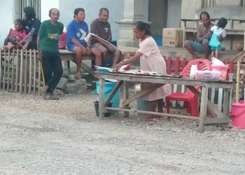 Sore yang Sepi di Koholimombono: Ibu-Ibu Penjual Ikan Menanti Uluran Tangan Pemerintah