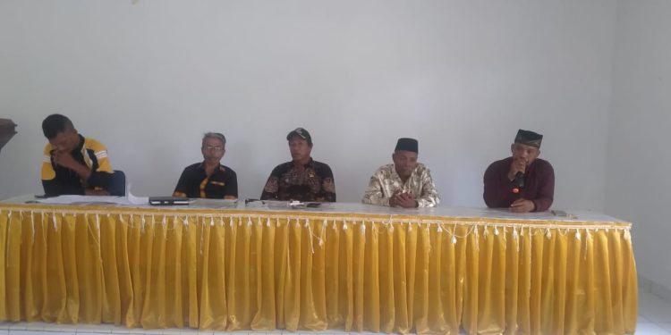 Desa Koholimombono Gelar Rapat, Bahas Jagung Hibrida dan Jalan Lingkungan