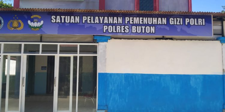 Kapolres Buton Tinjau Persiapan Satuan Pelayanan Pemenuhan Gizi Polres Buton di Desa Kondowa